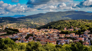У містечку на італійському острові Сардинія пропонують житло в оренду за 1 євро, але є умови
